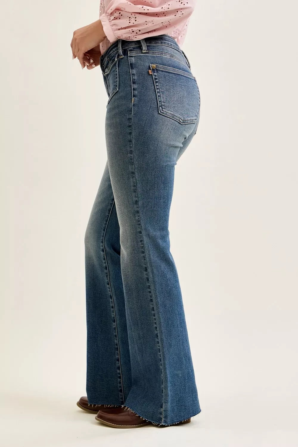 Judy Blue Mid Rise Flare Jeans with Front Flap Pockets 881113