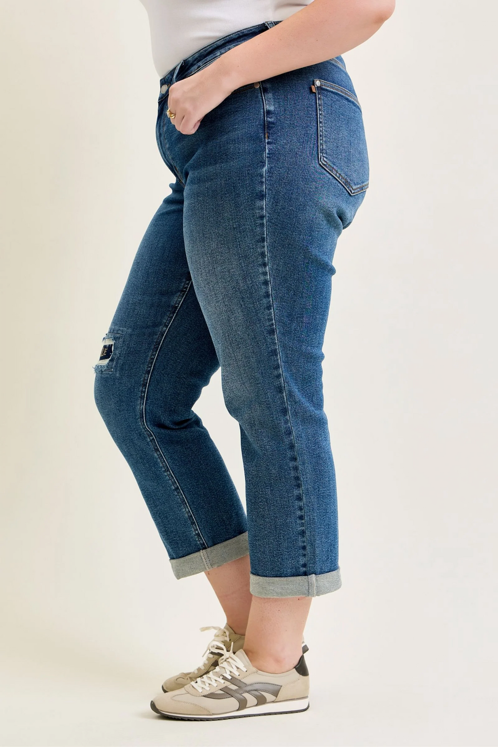 Judy Blue Mid Rise Embroidered Repair Patch Boyfriend Denim Jeans 881071